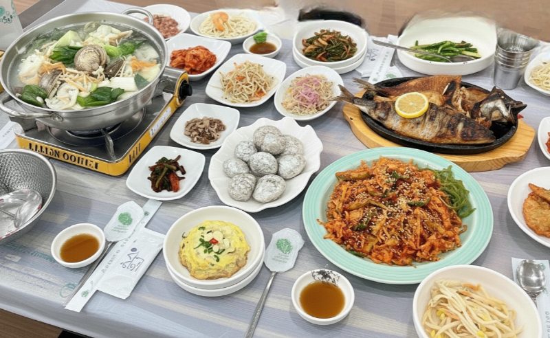 ◆리무진◆ (남도맛기행 2탄) 군산 새만금 선유도 일주 & 근대화거리 / 고창 선운사 단풍 일주 / 부안 변산반도 채석강 & 내소사 단풍 / (풍천장어+꽃게&대하장정식+바지락죽+백합정식) / 호텔숙박 (1박2일)