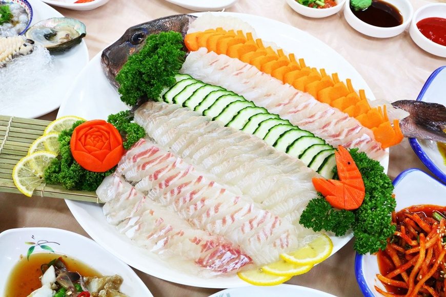 [당일★리무진버스]▣속초"회"모듬한상차림▣속초맛기행1탄!바다뷰가 멋있는~양양낙산사+중앙어시장+속초영랑호수윗길+속초추억의박물관